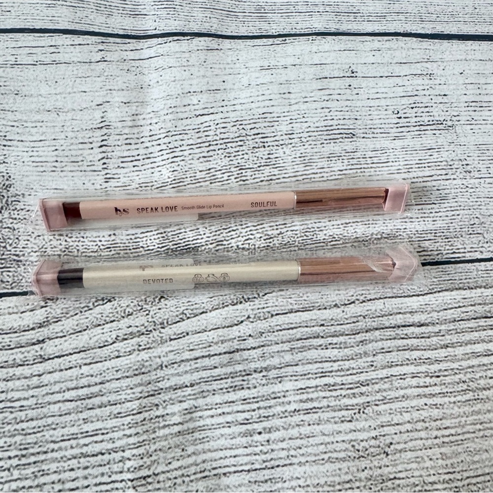 LYS lip liners